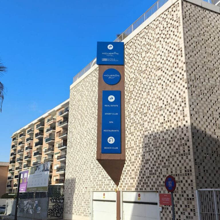 Rótulo corporativo para hotel en fuengirola